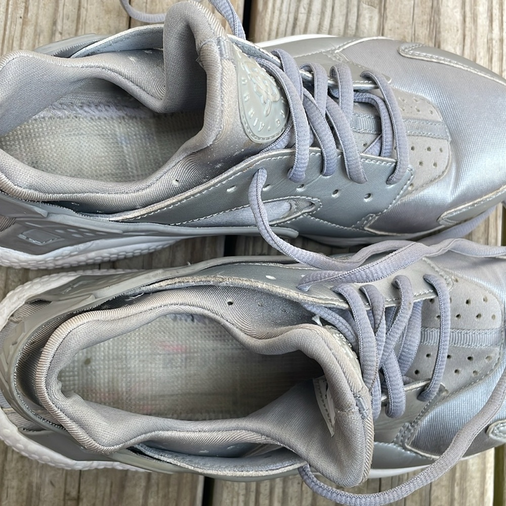 Nike Huarache Run Silver/Gray Sneakers Size 9 - Picture 13 of 13